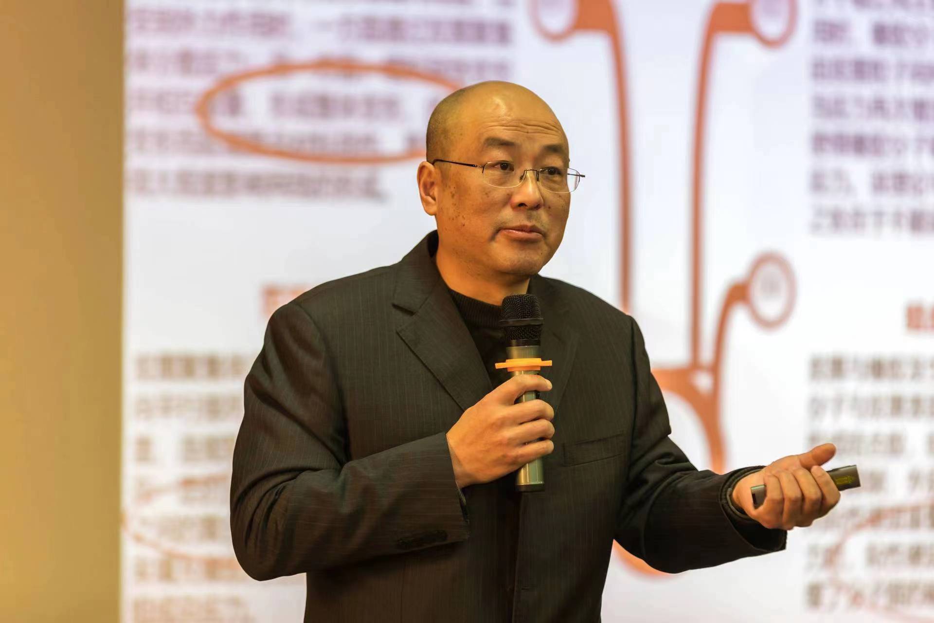 十年磨一剑  炭黑绽光华——九三学社社员陈建的炭黑探索之路