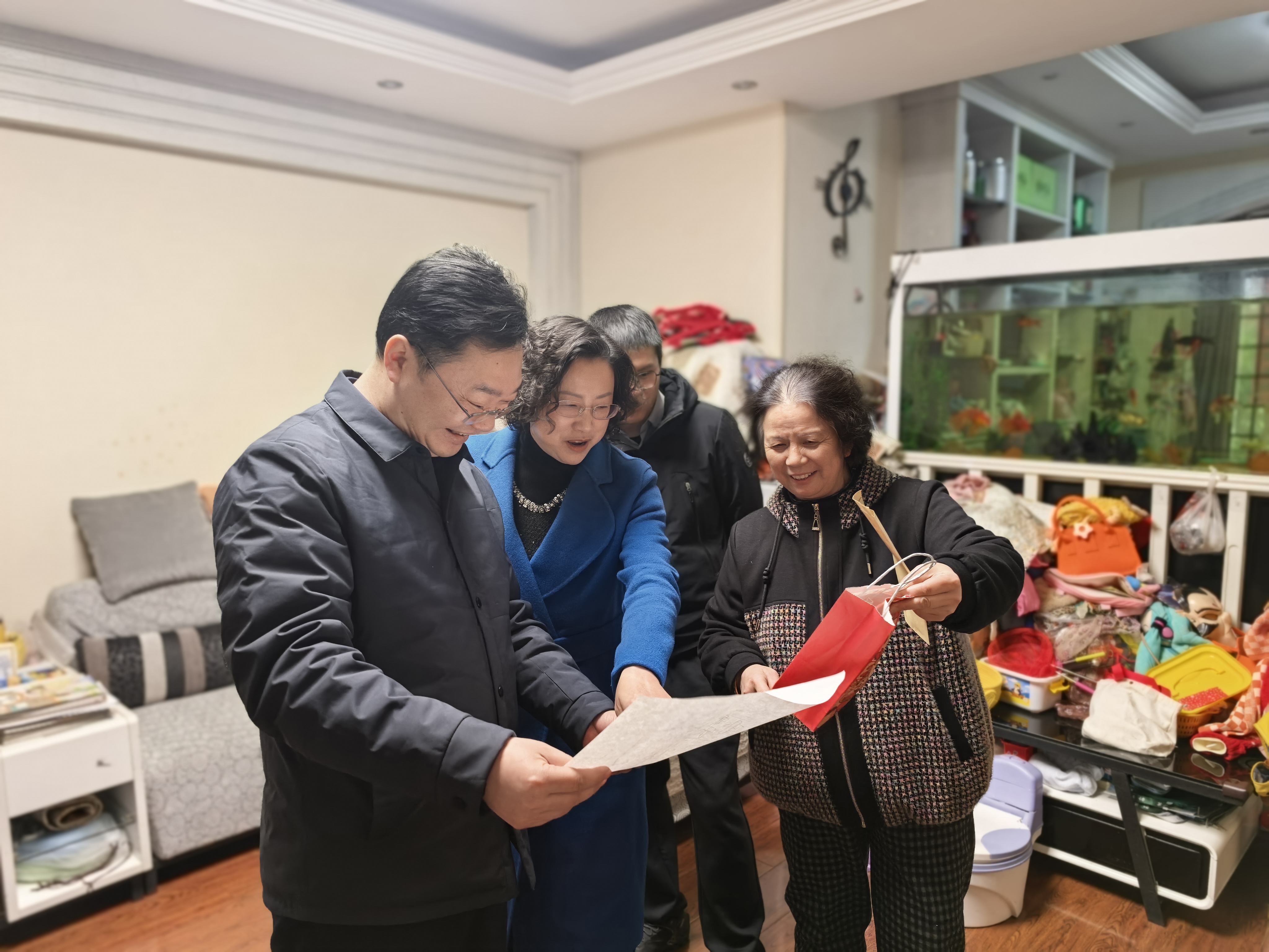 九三学社自贡市委会看望慰问老领导遗属