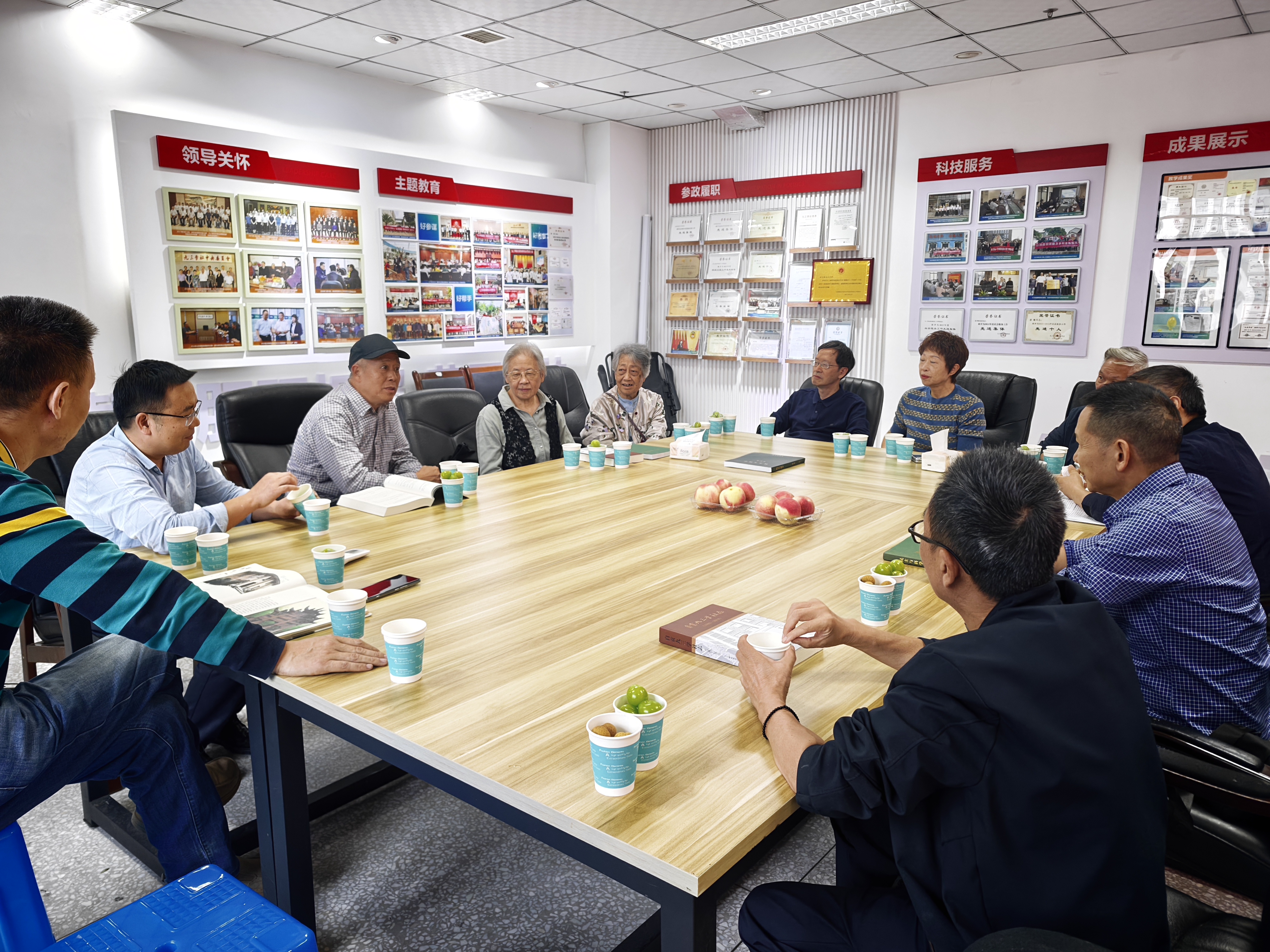 情暖重阳传薪火  民主科学谱新篇 ——九三学社四川轻化工大学委员会开展重阳节敬老活动